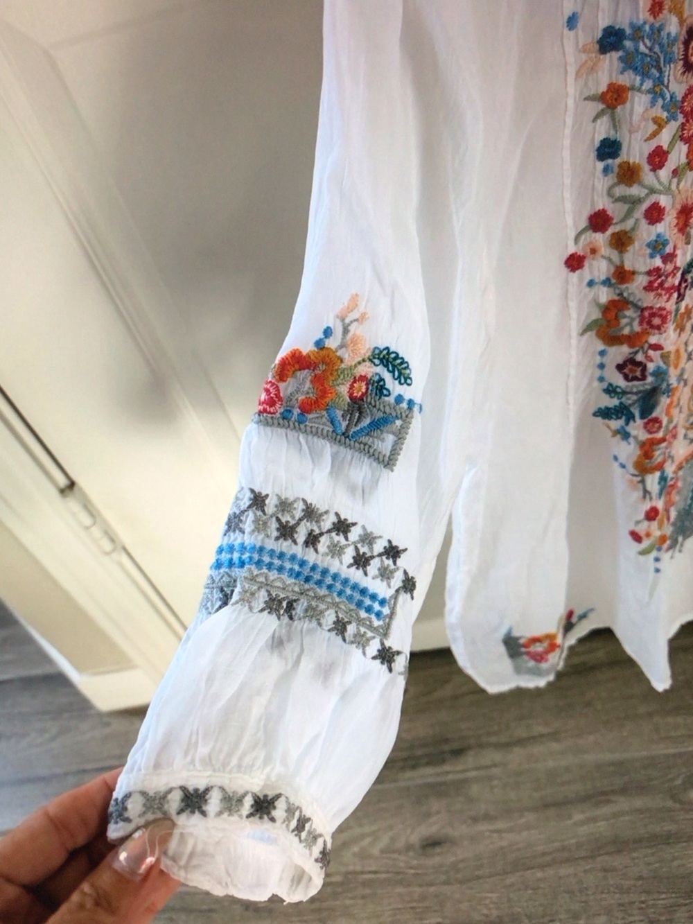 Johnny Was White Tunic with Multicolor Floral Embroidery - Picture 3 of 5